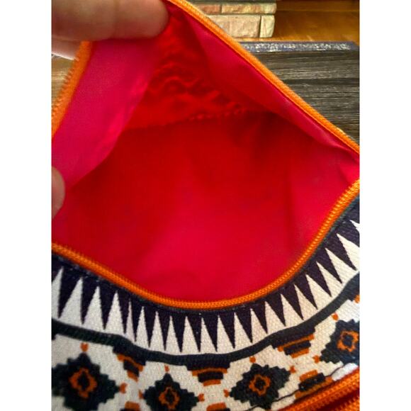 6/$25 Olivia Moss Multicolor Aztec Wanderlust Cross Over Bag - Picture 2 of 9